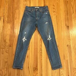 Levi Ripped Jeans